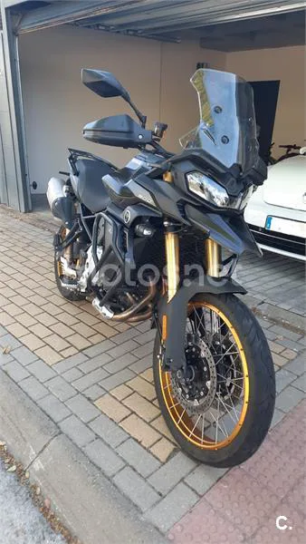 Voge 900 DSX – Vista 9