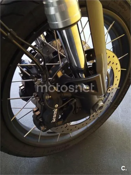 Moto Guzzi V85 TT – Vista 3