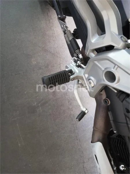 Moto Guzzi V85 TT – Vista 6