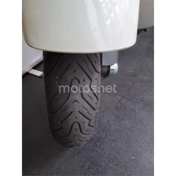 Vespa GTS Super 125 – Vista 11
