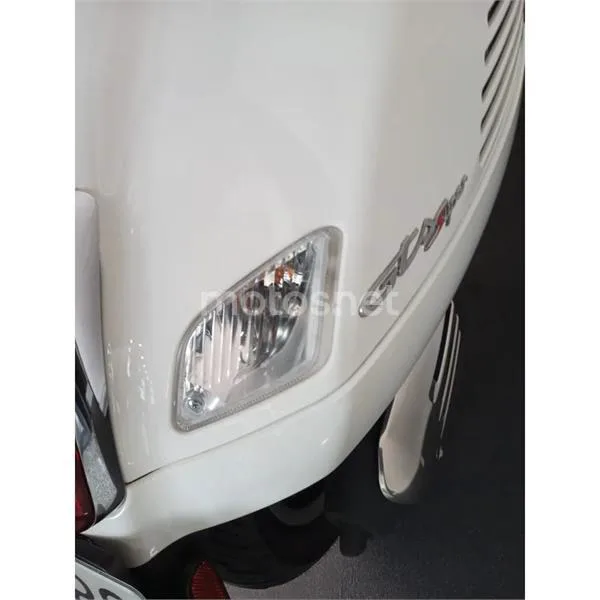 Vespa GTS Super 125 – Vista 15