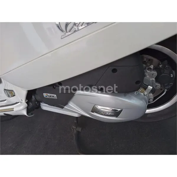 Vespa GTS Super 125 – Vista 5
