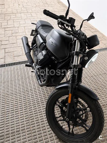 Moto Guzzi V7 III – Vista 4