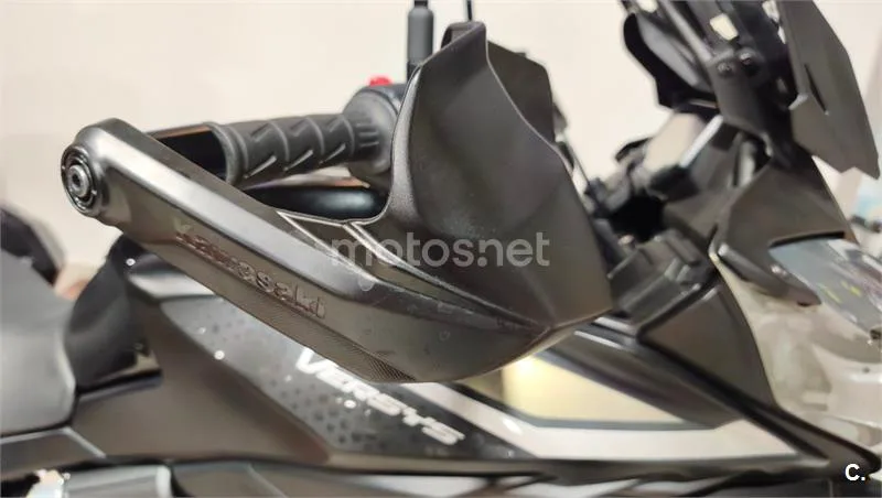 Kawasaki Versys – Vista 19