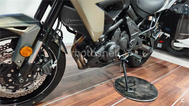 Kawasaki Versys – Vista 28