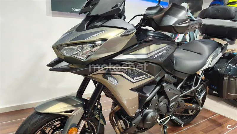 Kawasaki Versys – Vista 29