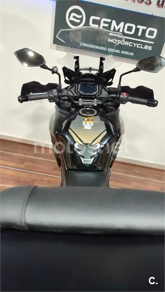 Kawasaki Versys – Vista 38