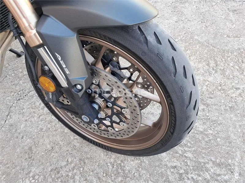 Honda CBR 650 R – Vista 20