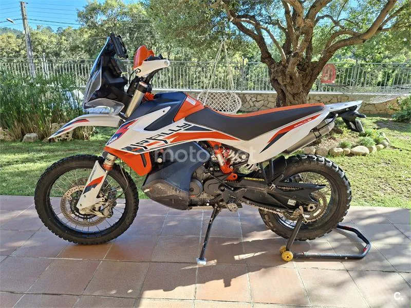 KTM 890 – Vista 3