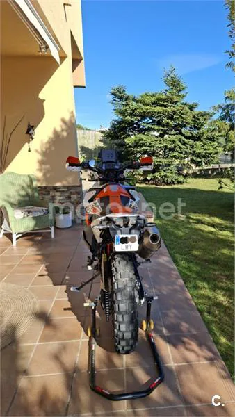 KTM 890 – Vista 5