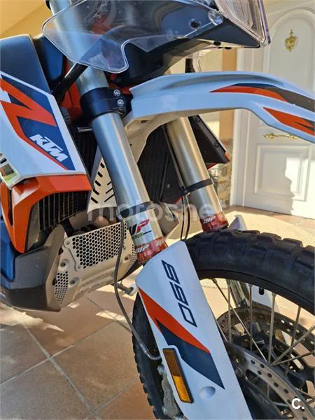 KTM 890 – Vista 8