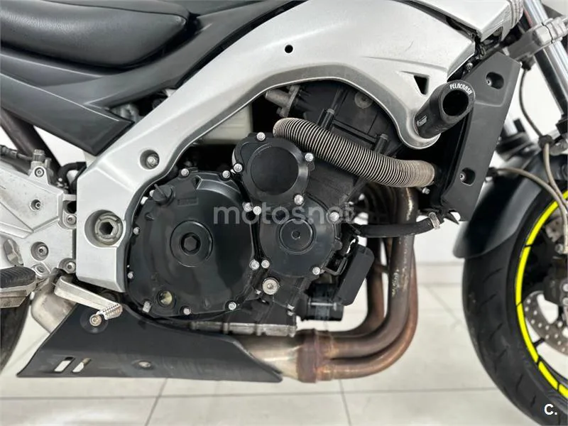 Suzuki GSR 600 – Vista 14