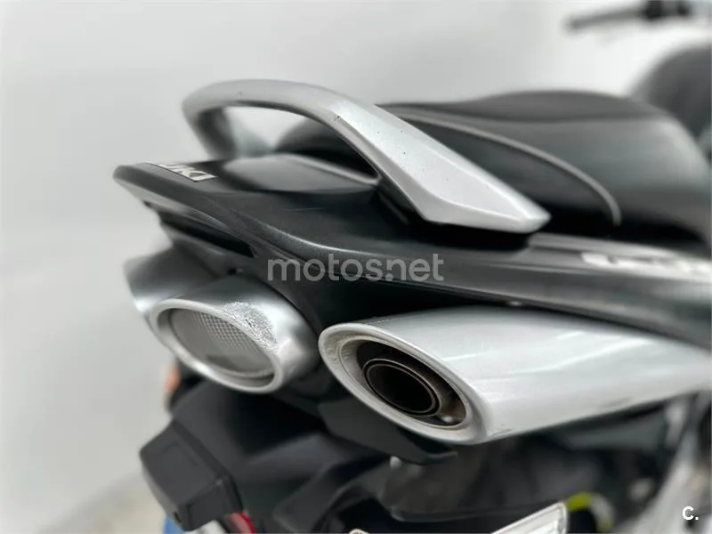 Suzuki GSR 600 – Vista 17