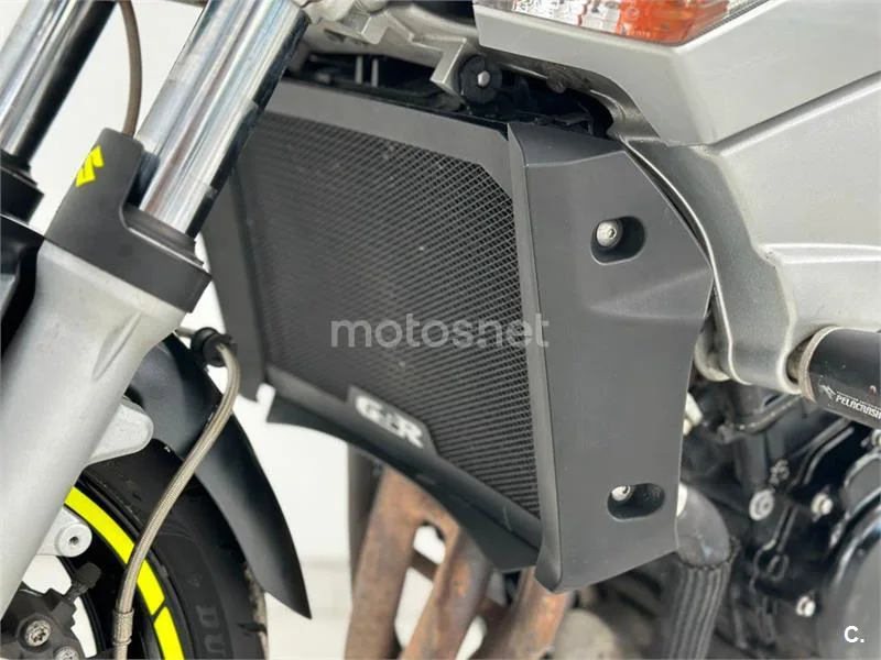 Suzuki GSR 600 – Vista 18