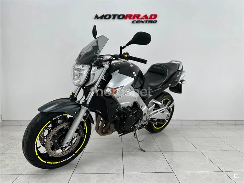 Suzuki GSR 600 – Vista 3