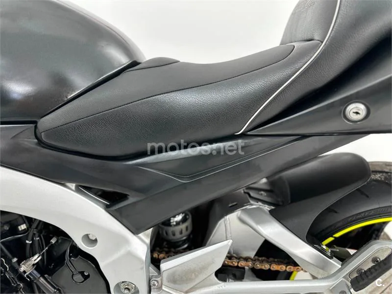 Suzuki GSR 600 – Vista 23