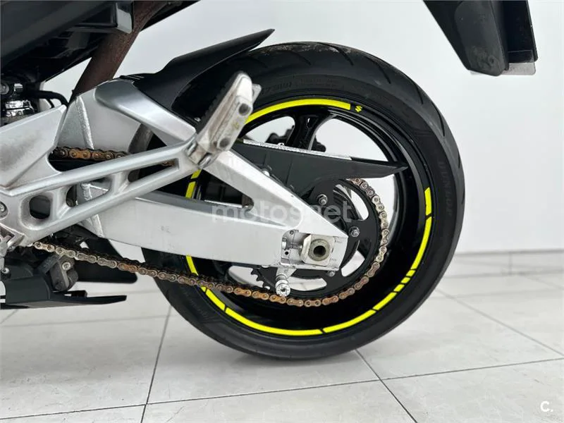 Suzuki GSR 600 – Vista 25