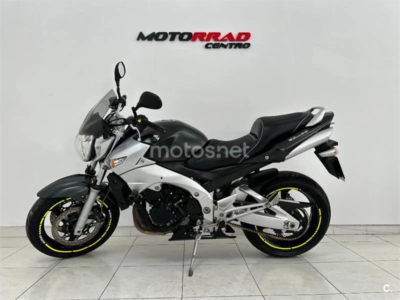 Suzuki GSR 600 – Vista 4