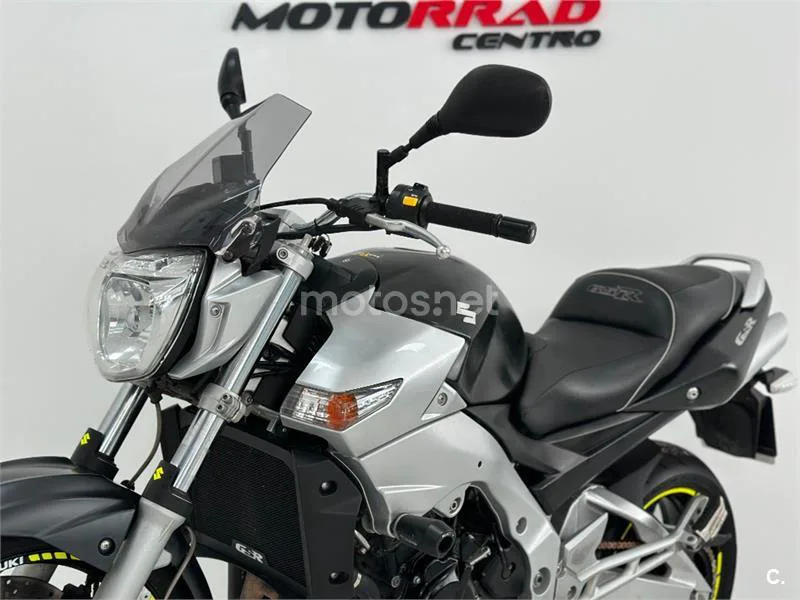 Suzuki GSR 600 – Vista 5