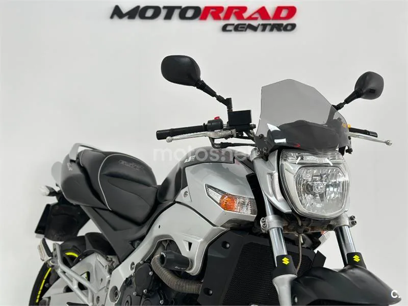 Suzuki GSR 600 – Vista 6