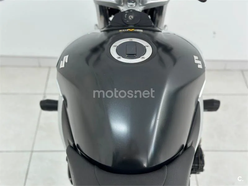 Suzuki GSR 600 – Vista 8