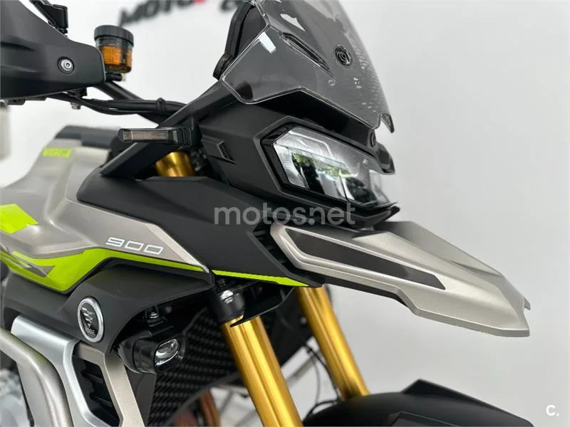 Voge 900 DSX – Vista 16