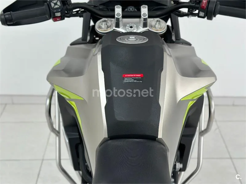 Voge 900 DSX – Vista 17