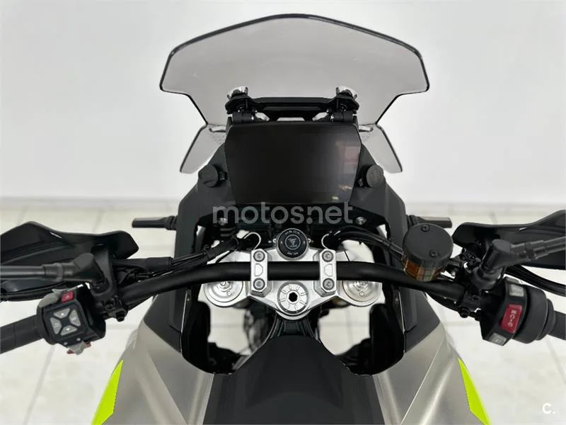 Voge 900 DSX – Vista 21