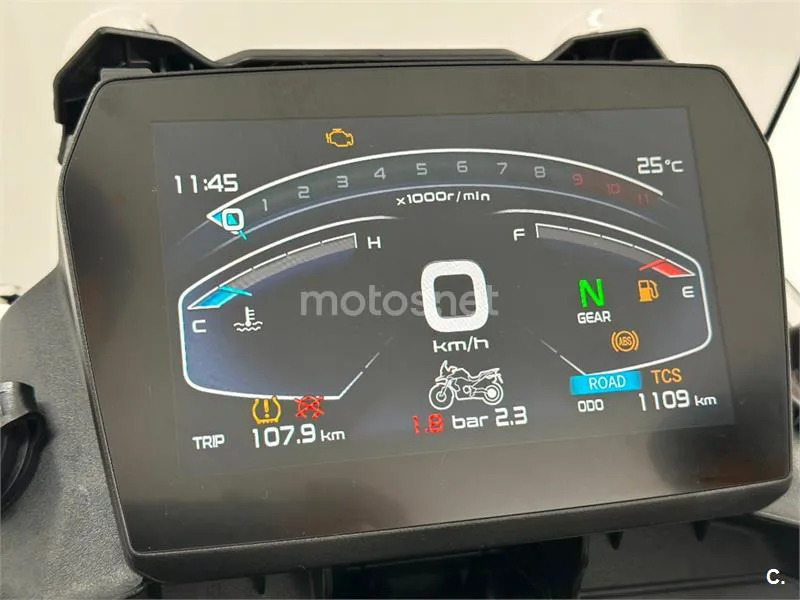 Voge 900 DSX – Vista 33