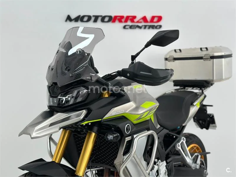 Voge 900 DSX – Vista 6