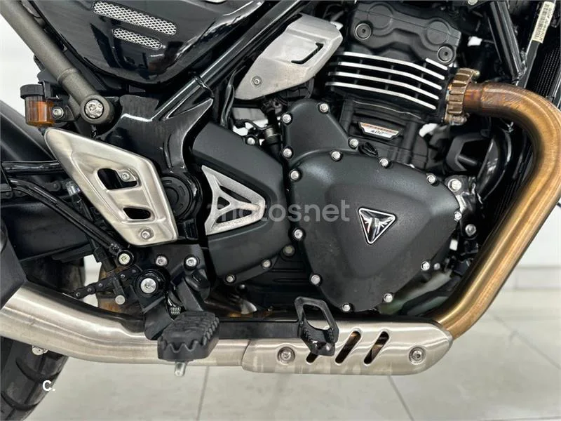Triumph Scrambler 400 X – Vista 12