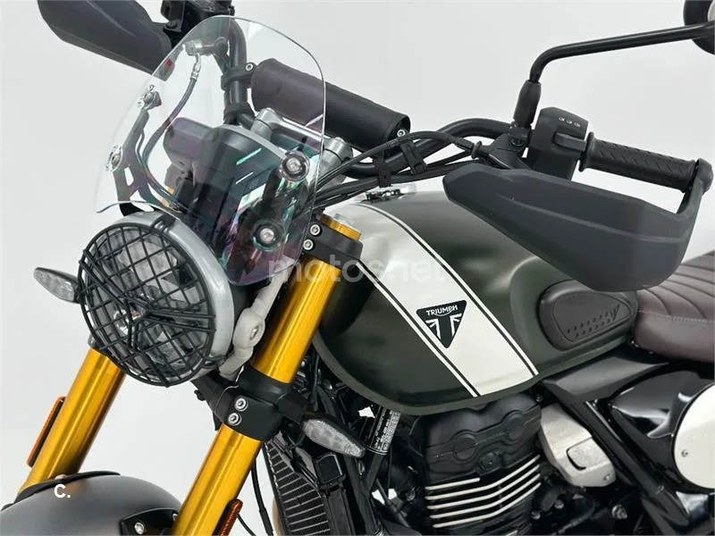 Triumph Scrambler 400 X – Vista 17