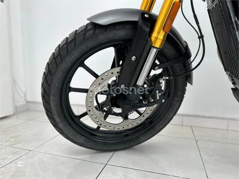 Triumph Scrambler 400 X – Vista 18