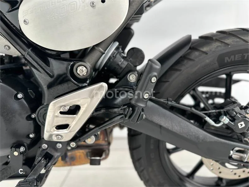 Triumph Scrambler 400 X – Vista 24