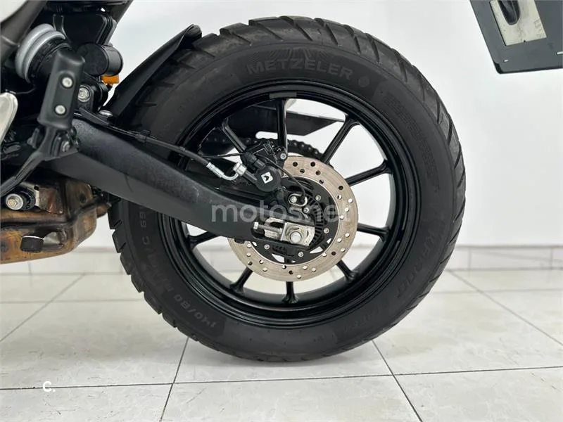 Triumph Scrambler 400 X – Vista 25