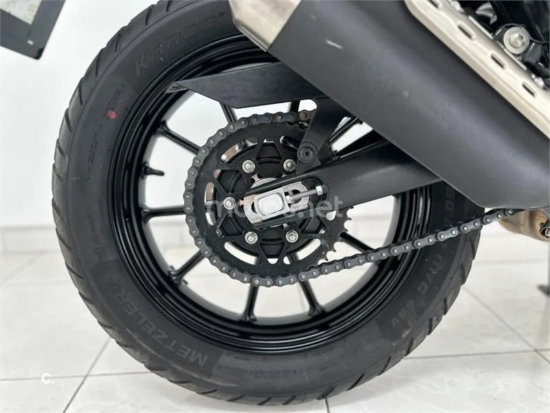 Triumph Scrambler 400 X – Vista 9