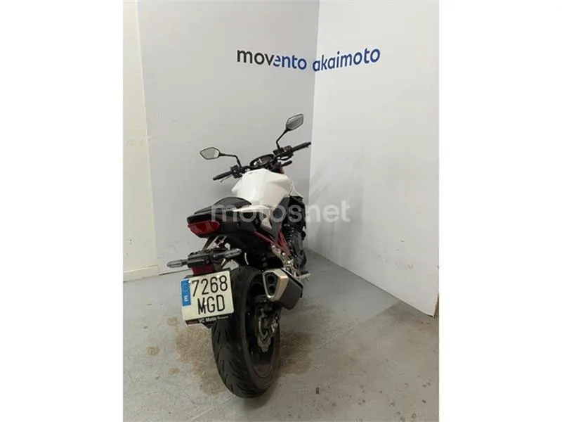 Honda CB 750 Hornet – Vista 4