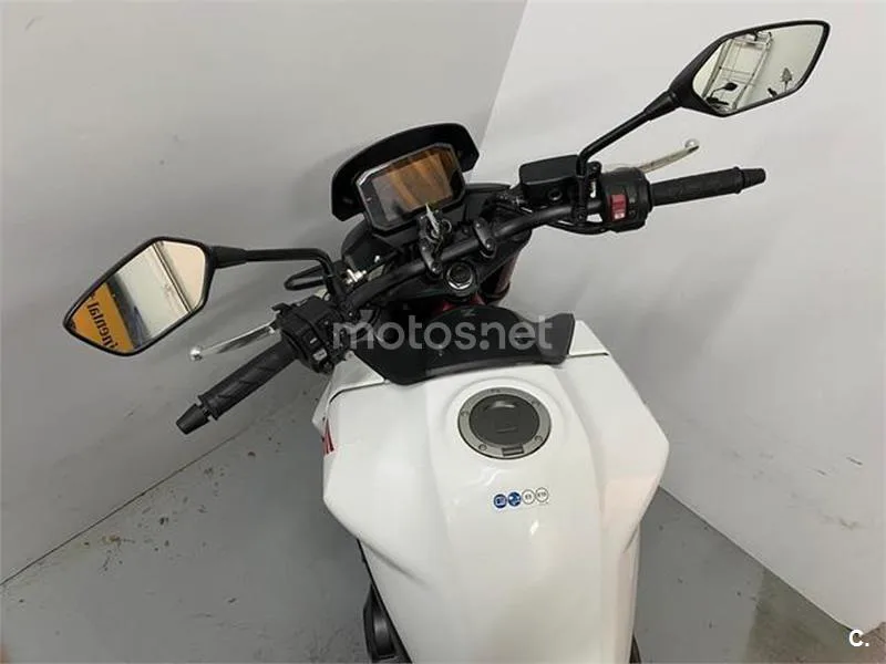 Honda CB 750 Hornet – Vista 5