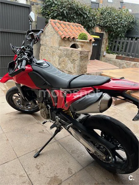 Ducati Hypermotard 698 Mono – Vista 5