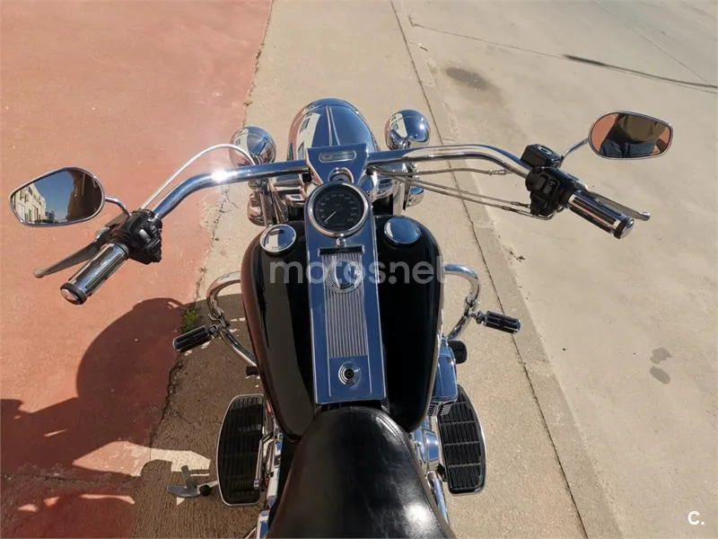 Harley-Davidson Road King Classic - Vista 4