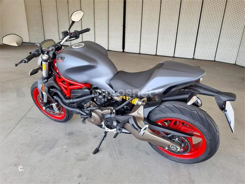 Ducati Monster 821 – Vista 4