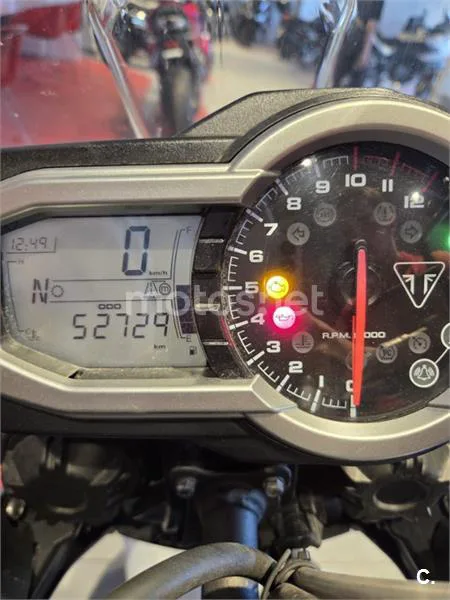 Triumph Tiger 800 XR – Vista 3