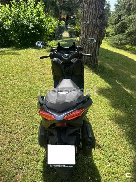 Yamaha XMAX 300 – Vista 4