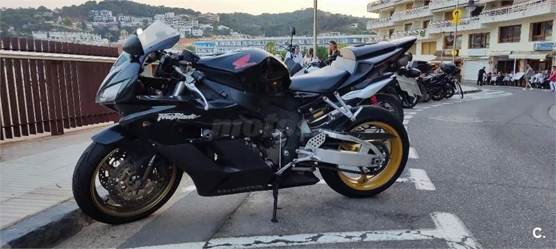 Honda CBR 1000 RR Fireblade – Vista 2