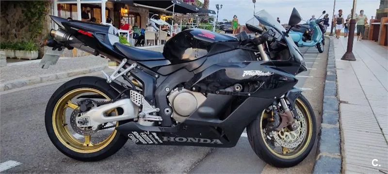 Honda CBR 1000 RR Fireblade – Vista 3