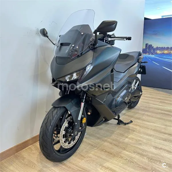 Honda Forza 750 – Vista 4