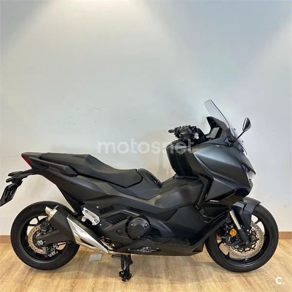 Honda Forza 750 – Vista 5
