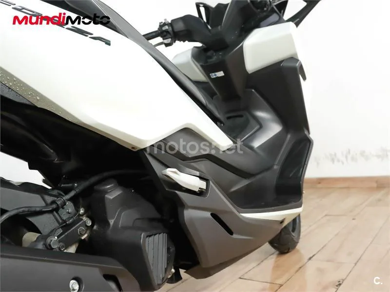 Honda Forza 125 – Vista 4