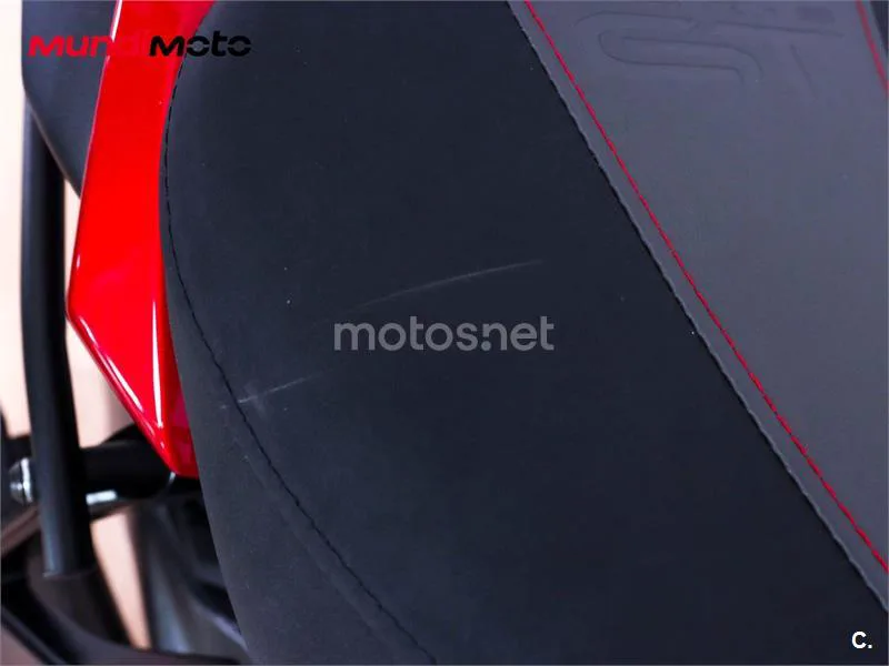 Suzuki GSX-S – Vista 13