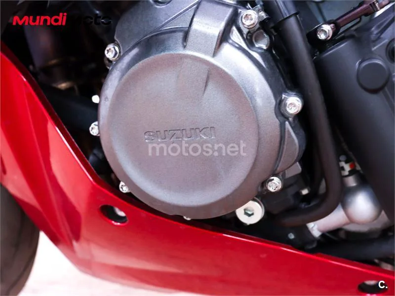 Suzuki GSX-S – Vista 15